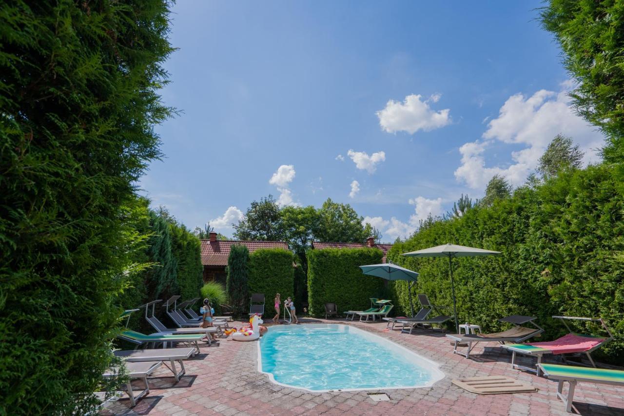 Villa Garden Hotel Солочин Экстерьер фото