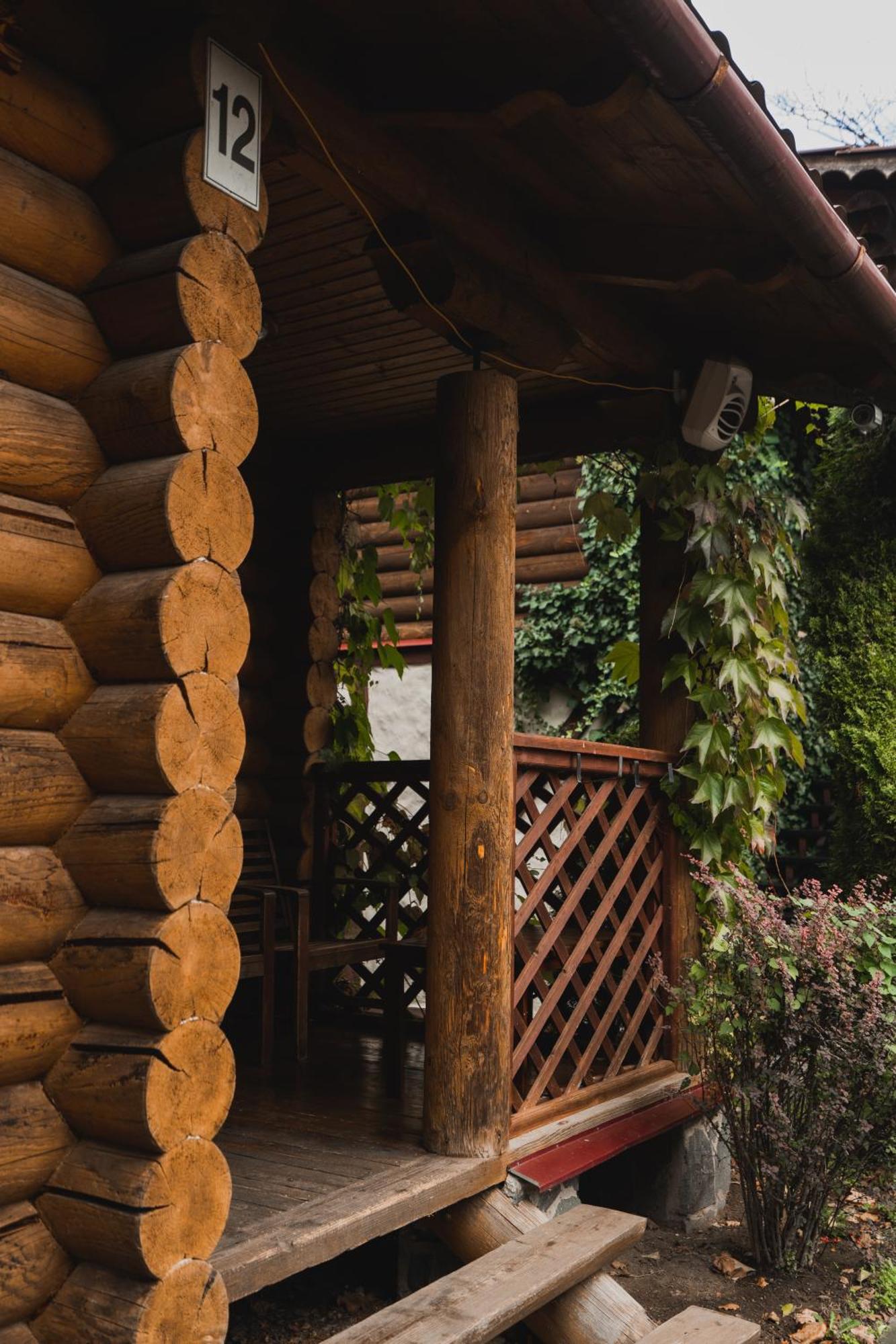 Villa Garden Hotel Солочин Экстерьер фото