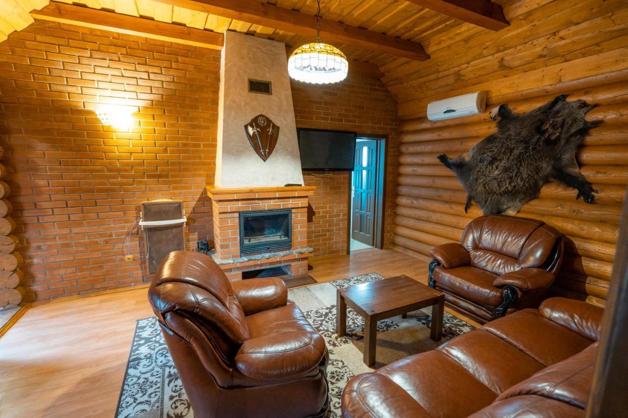 Villa Garden Hotel Солочин Экстерьер фото