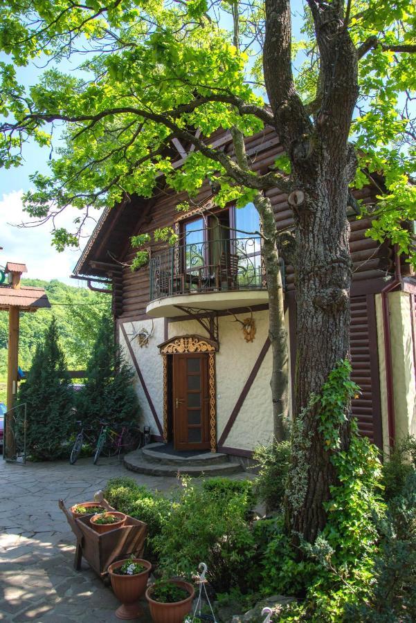 Villa Garden Hotel Солочин Экстерьер фото