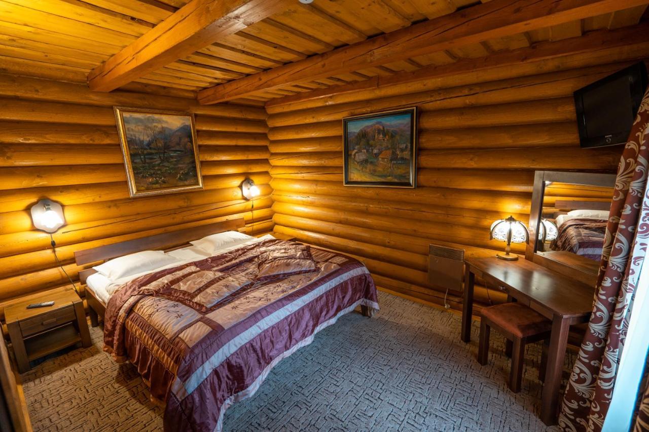 Villa Garden Hotel Солочин Экстерьер фото