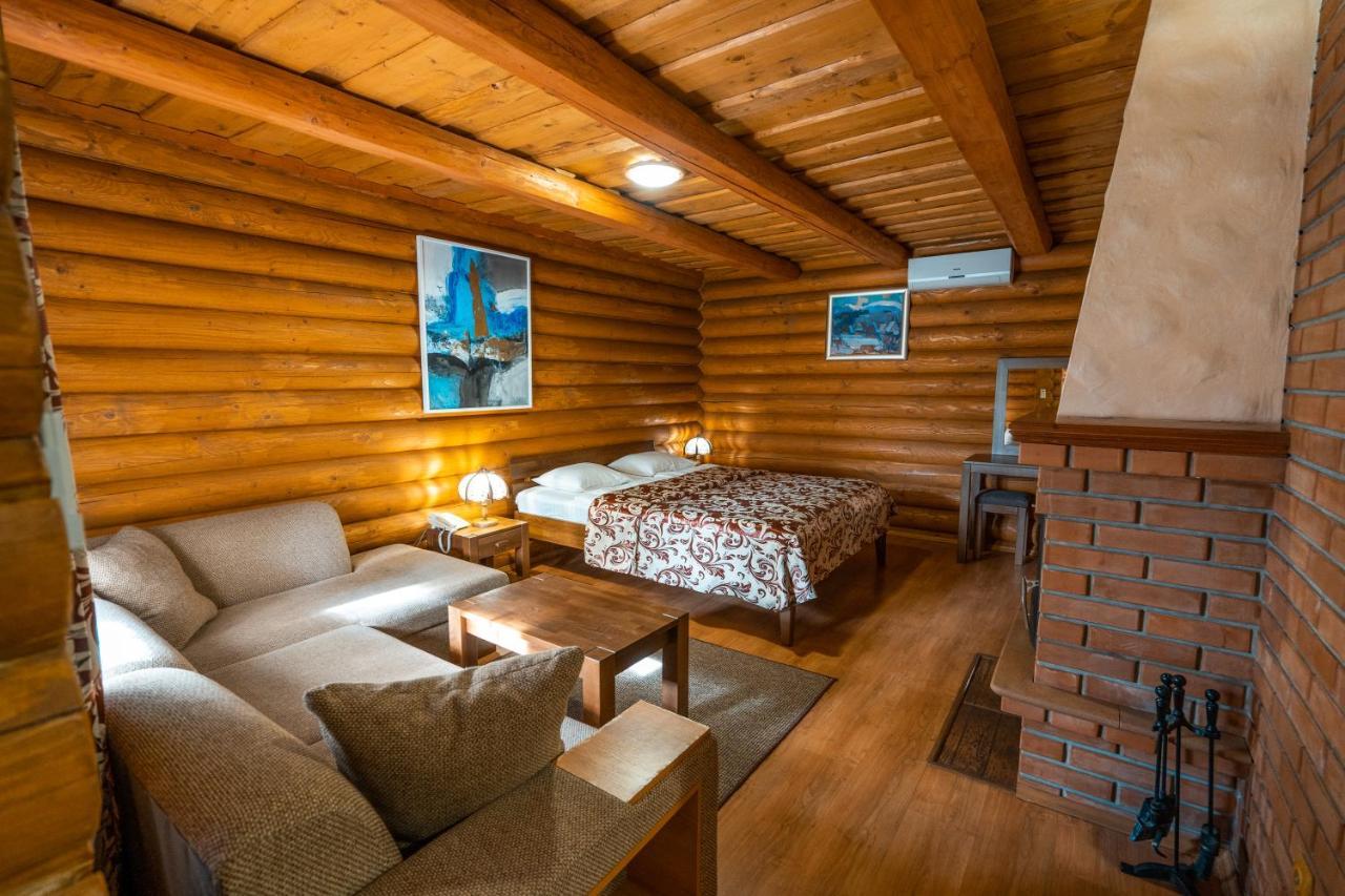 Villa Garden Hotel Солочин Экстерьер фото