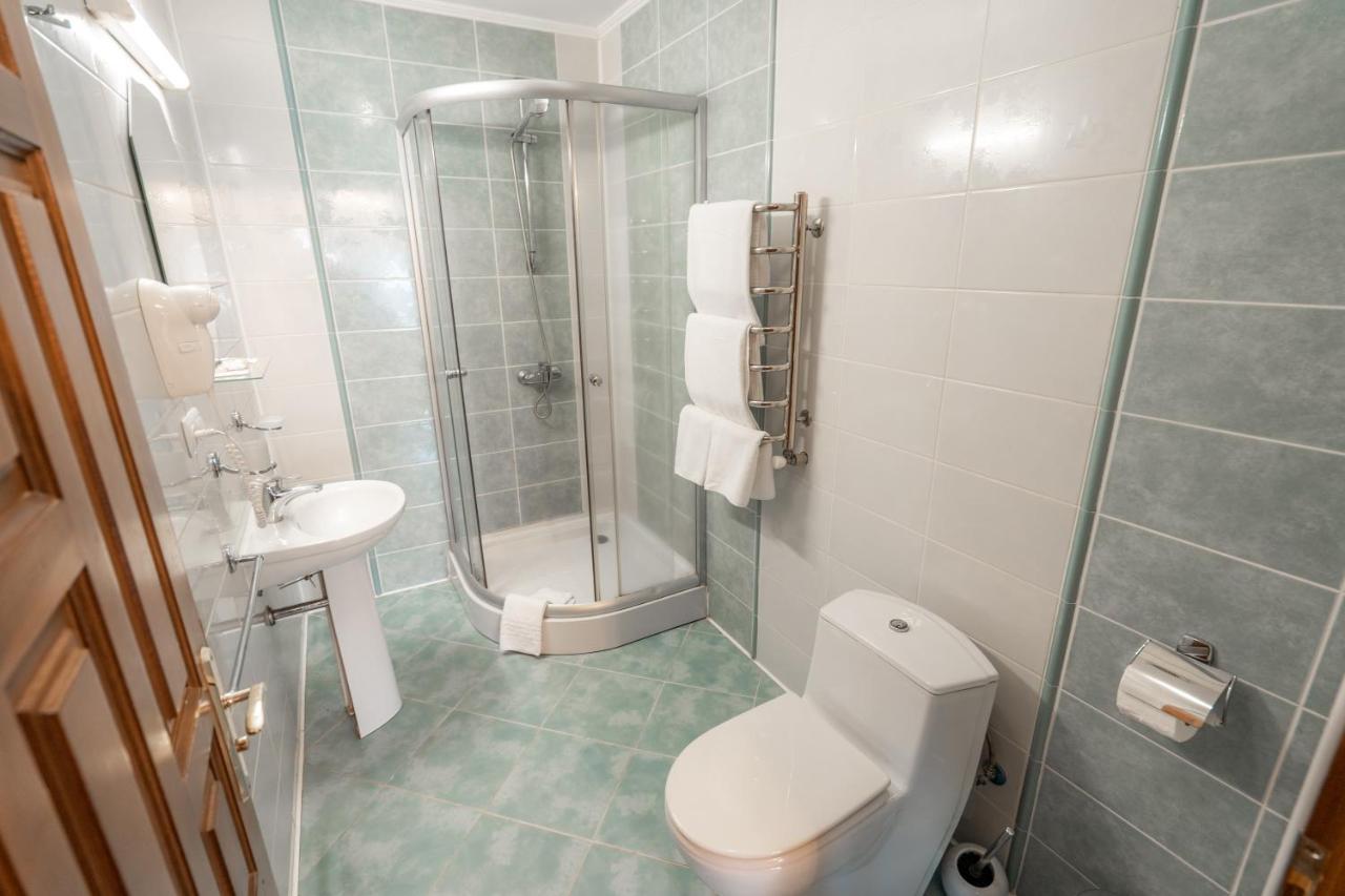 Villa Garden Hotel Солочин Экстерьер фото