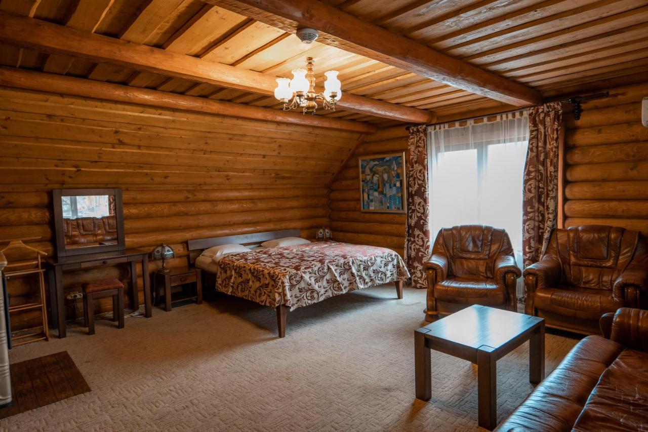 Villa Garden Hotel Солочин Экстерьер фото