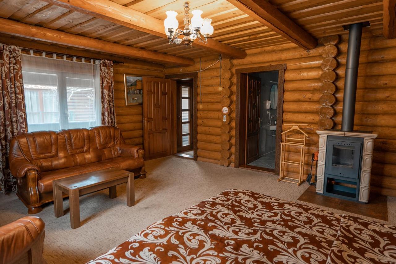 Villa Garden Hotel Солочин Экстерьер фото