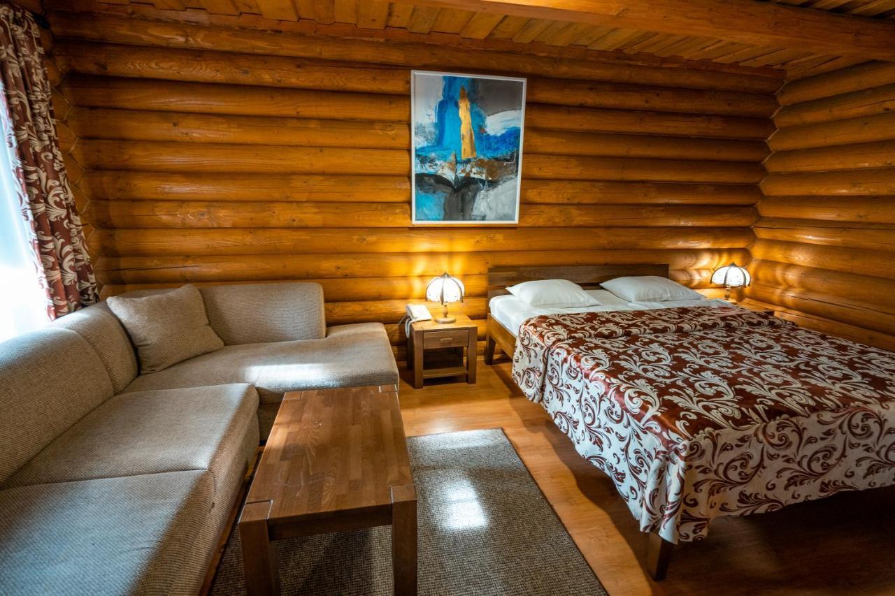 Villa Garden Hotel Солочин Экстерьер фото