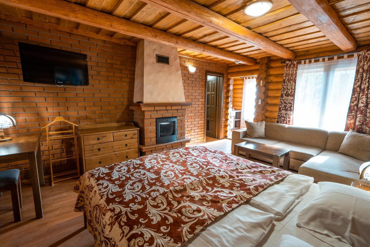 Villa Garden Hotel Солочин Экстерьер фото